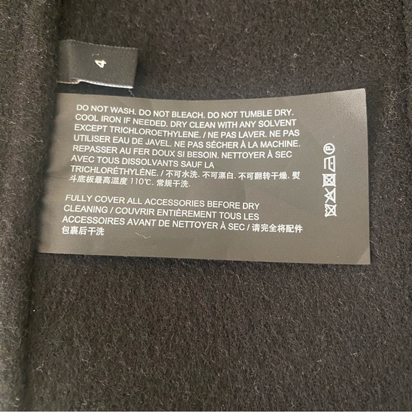 Theory Size 4 Black Cropped Wool and Cashmere Jacket - Picture 10 of 10